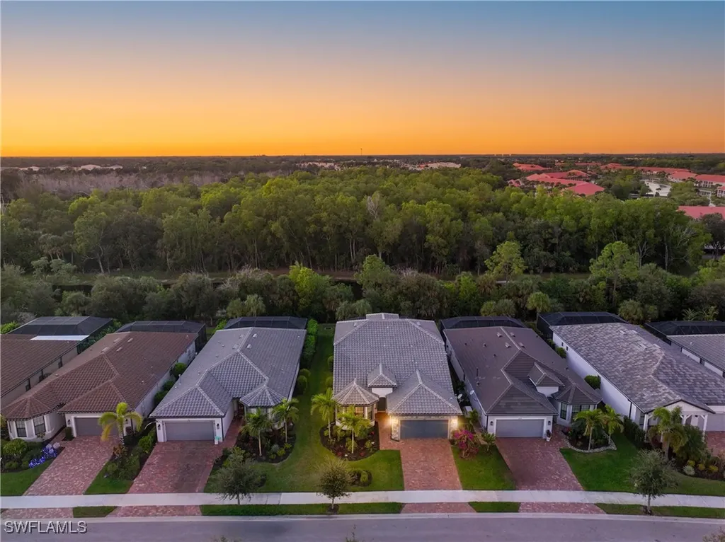6825 Greenbriar Court Naples FL 34114