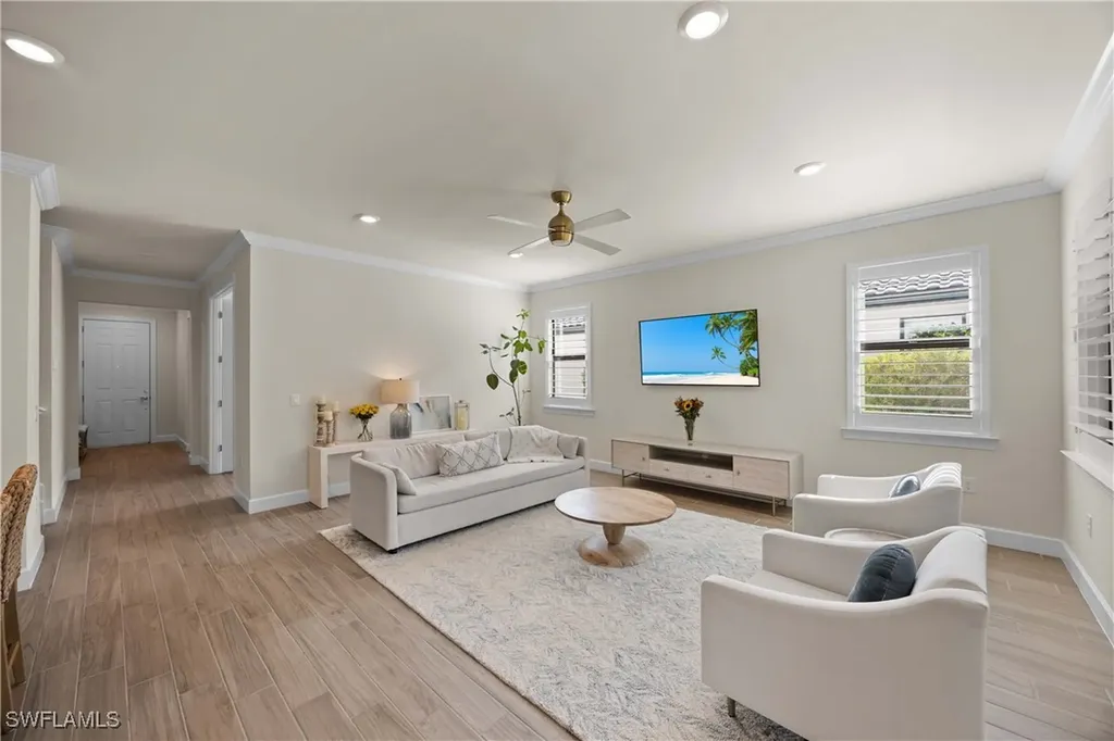 6825 Greenbriar Court Naples FL 34114