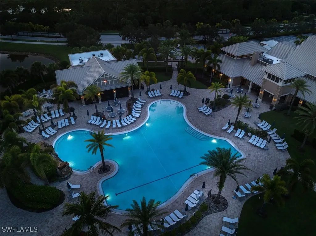 6825 Greenbriar Court Naples FL 34114