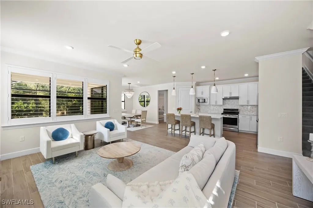 6825 Greenbriar Court Naples FL 34114