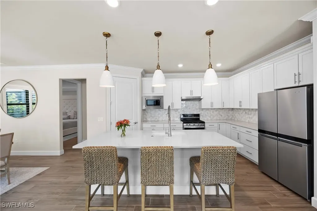 6825 Greenbriar Court Naples FL 34114