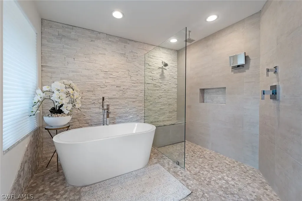 6582 Trail Boulevard Naples FL 34108