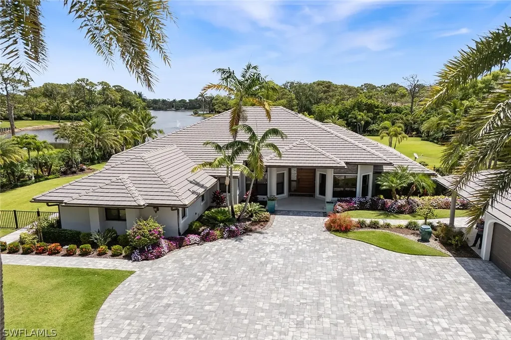 6582 Trail Boulevard Naples FL 34108