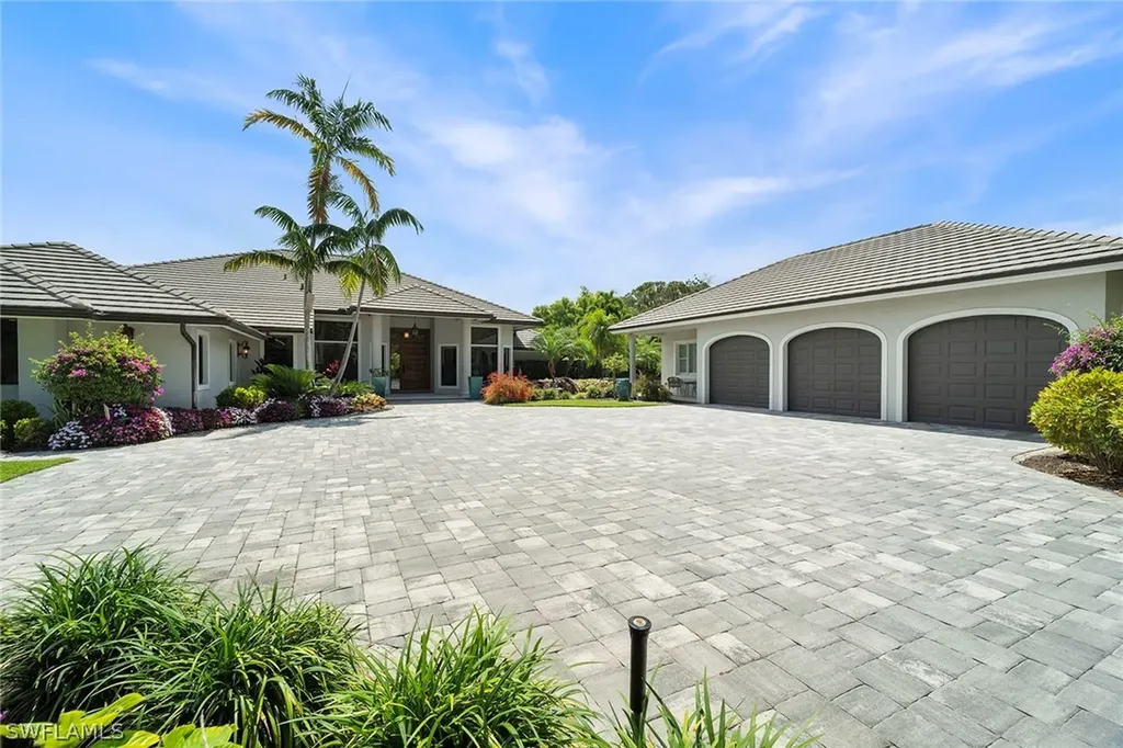 6582 Trail Boulevard Naples FL 34108