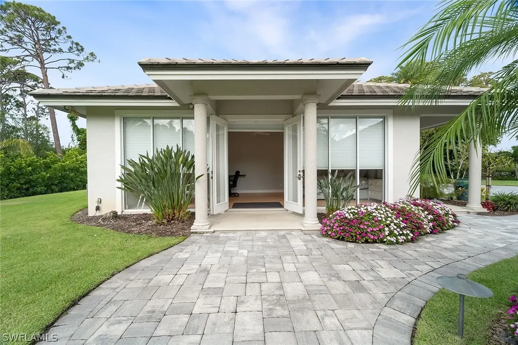6582 Trail Boulevard Naples FL 34108