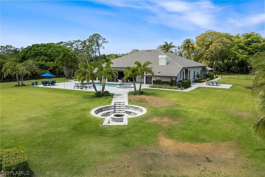 6582 Trail Boulevard Naples FL 34108