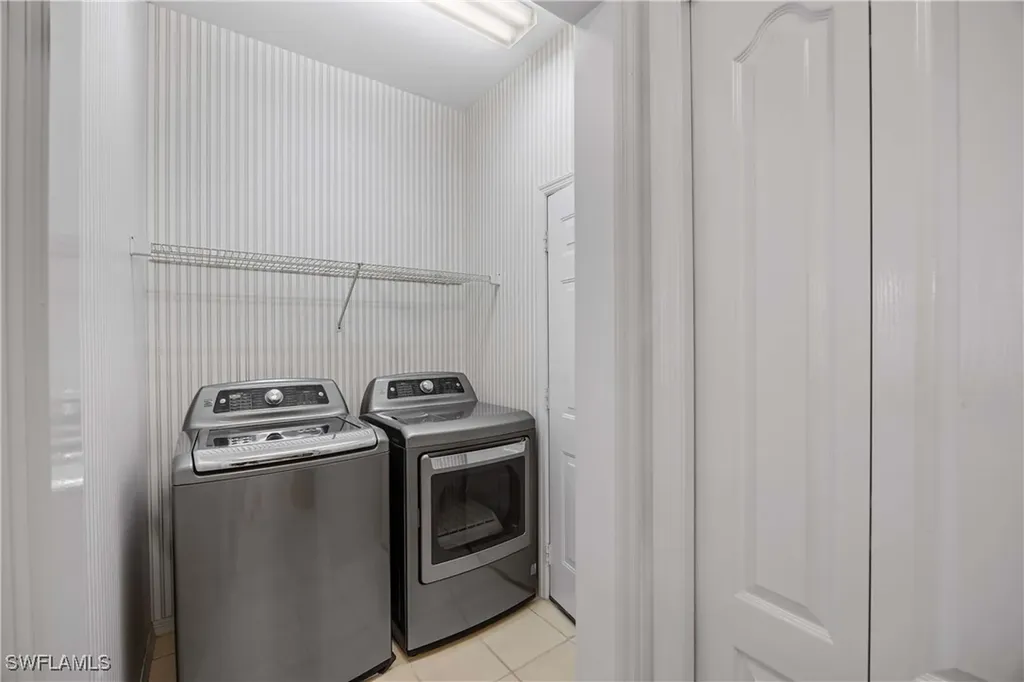223 Stanhope Circle Naples FL 34104