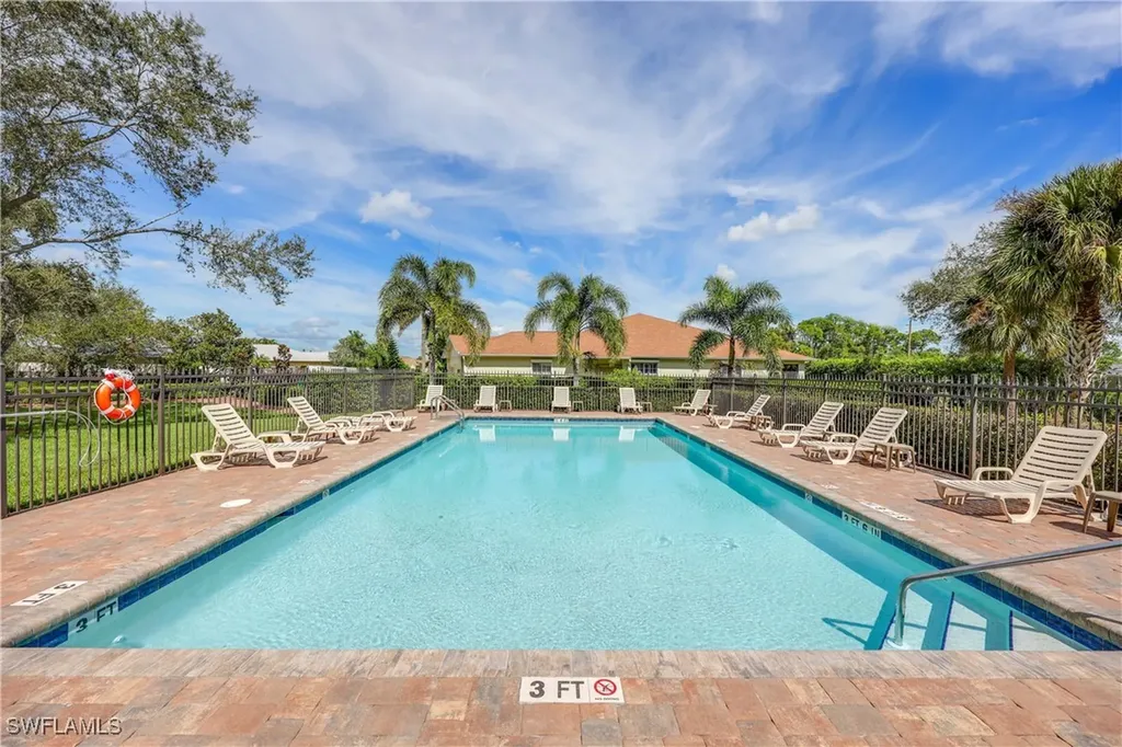 223 Stanhope Circle Naples FL 34104