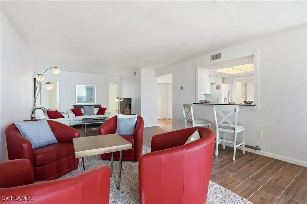 10475 Gulf Shore Drive Naples FL 34108