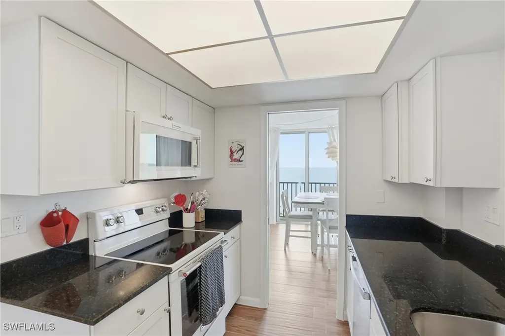10475 Gulf Shore Drive Naples FL 34108