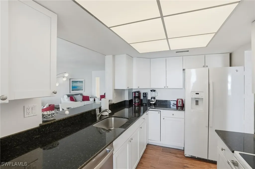 10475 Gulf Shore Drive Naples FL 34108