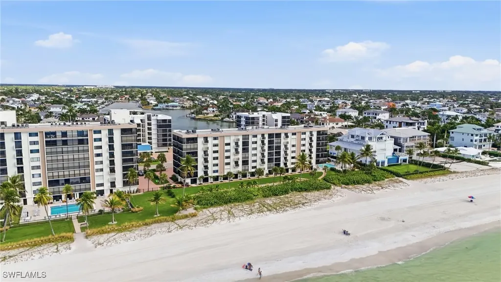 10475 Gulf Shore Drive Naples FL 34108