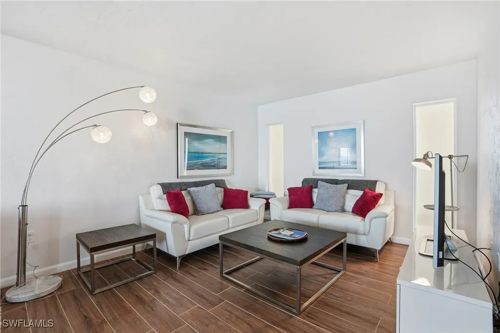 10475 Gulf Shore Drive Naples FL 34108