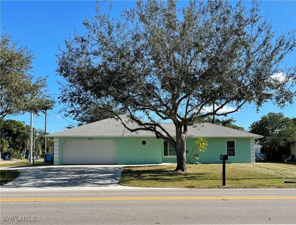 2748 44th Street SW Naples FL 34116