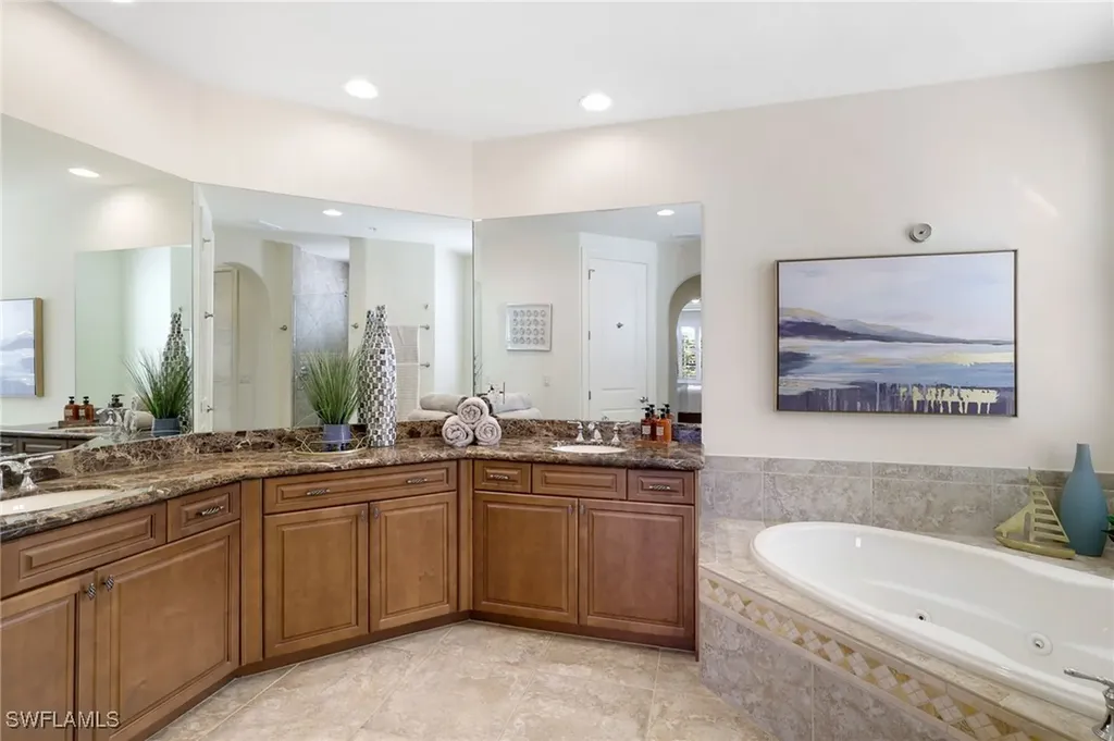 17770 Via Bella Acqua Court Miromar Lakes FL 33913