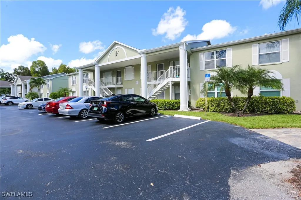 287 Quail Forest Boulevard Naples FL 34105
