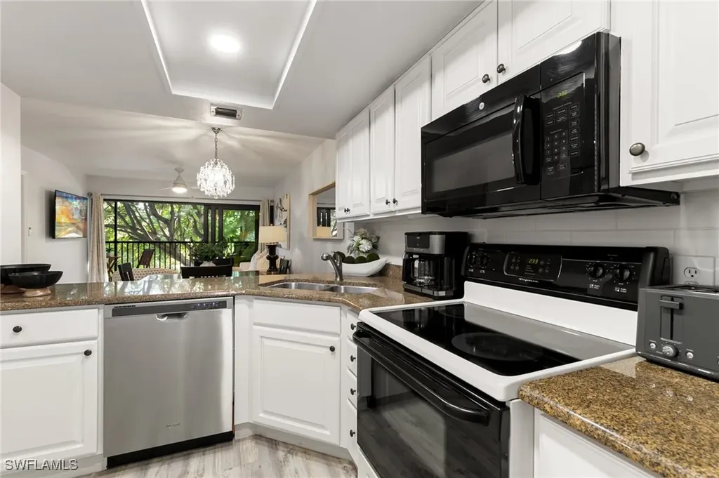 600 Neapolitan Way Naples FL 34103