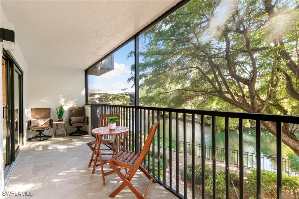 600 Neapolitan Way Naples FL 34103
