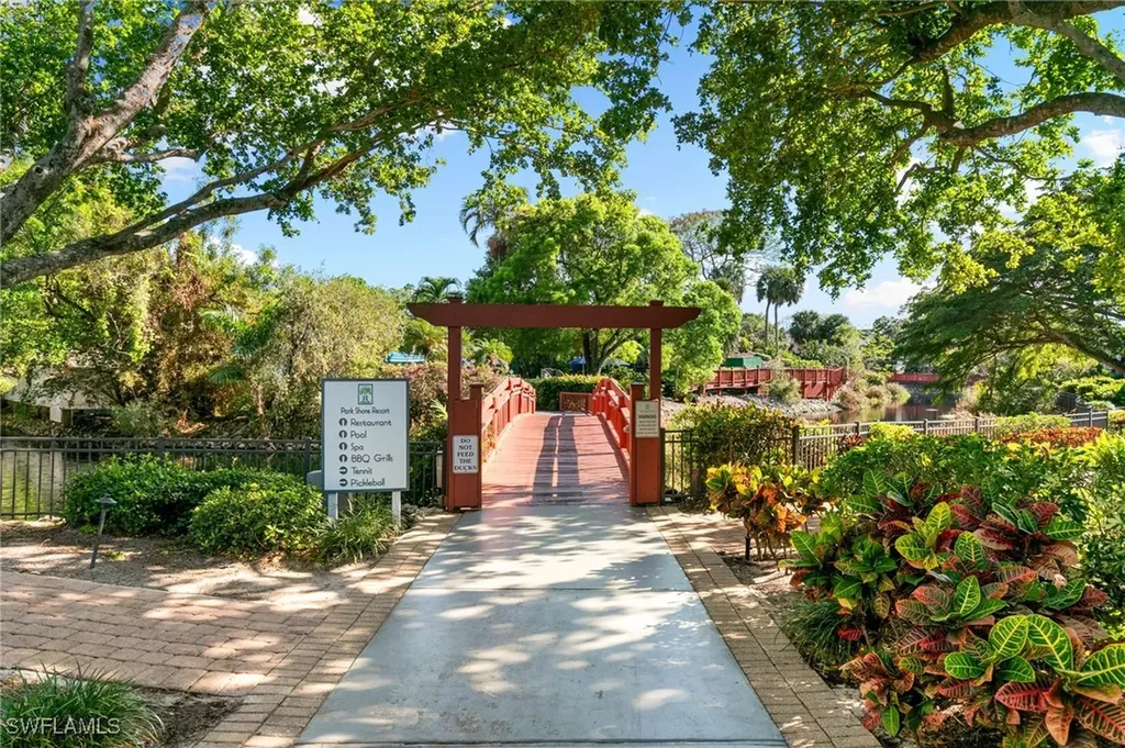 600 Neapolitan Way Naples FL 34103