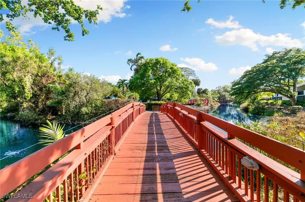 600 Neapolitan Way Naples FL 34103
