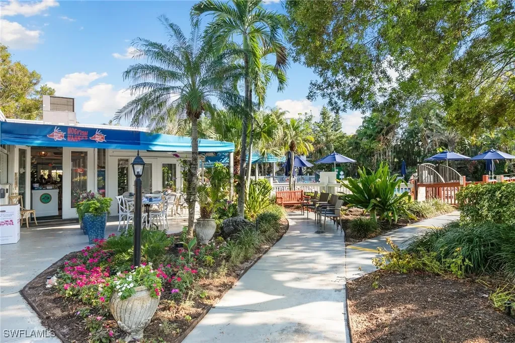 600 Neapolitan Way Naples FL 34103
