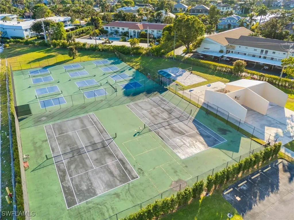 600 Neapolitan Way Naples FL 34103
