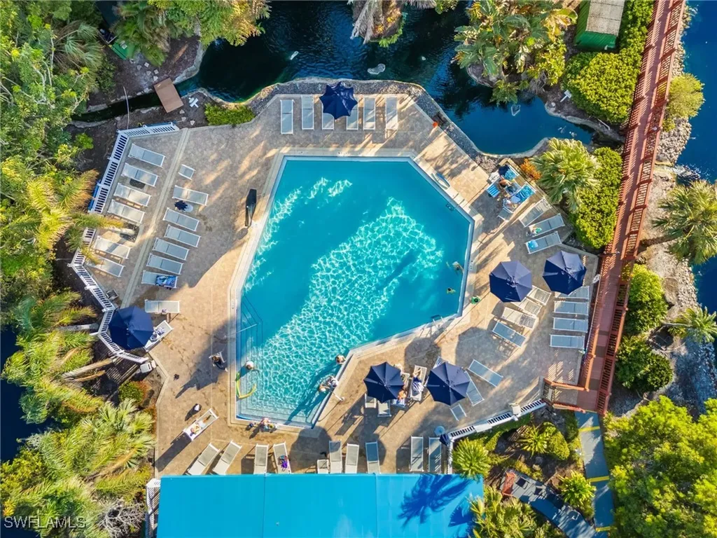600 Neapolitan Way Naples FL 34103