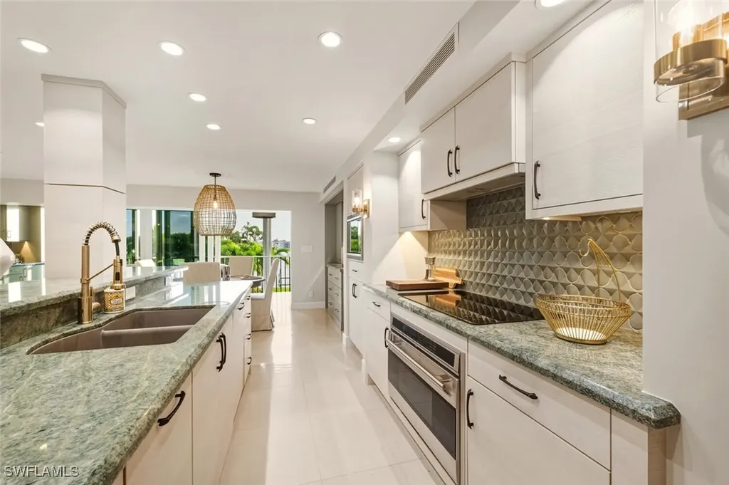 250 Park Shore Drive E Naples FL 34103