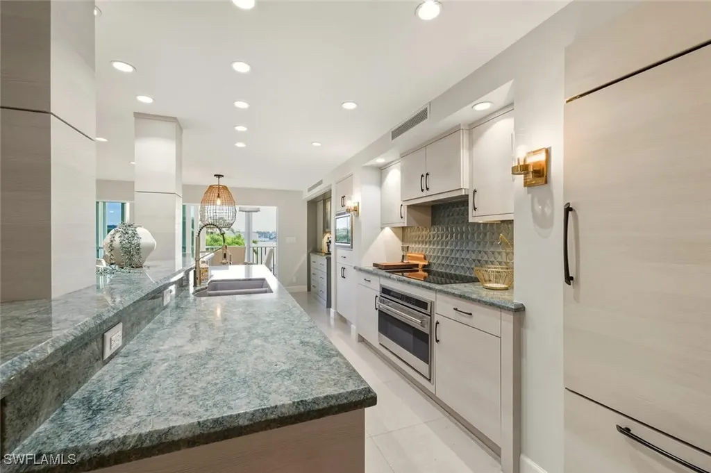 250 Park Shore Drive E Naples FL 34103