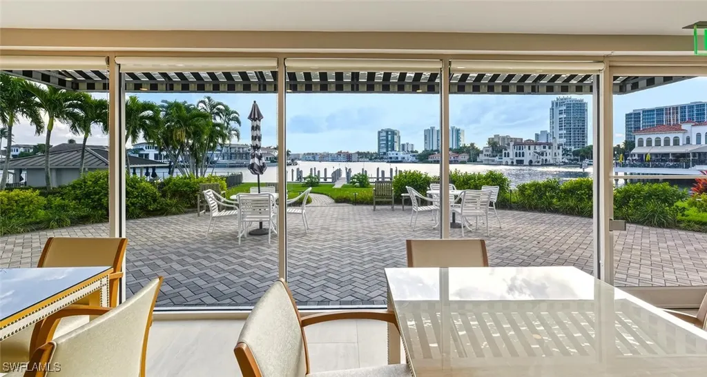 250 Park Shore Drive E Naples FL 34103
