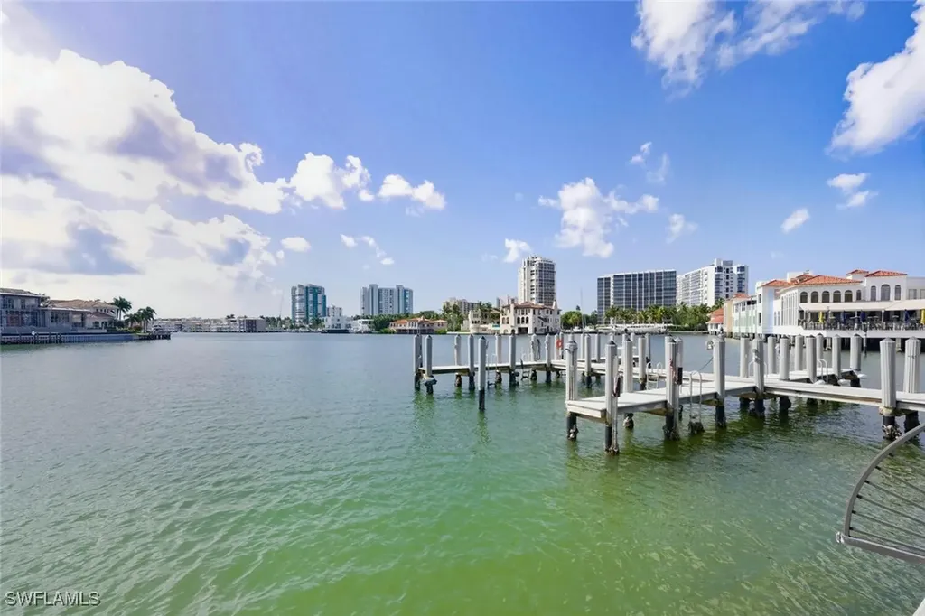 250 Park Shore Drive E Naples FL 34103