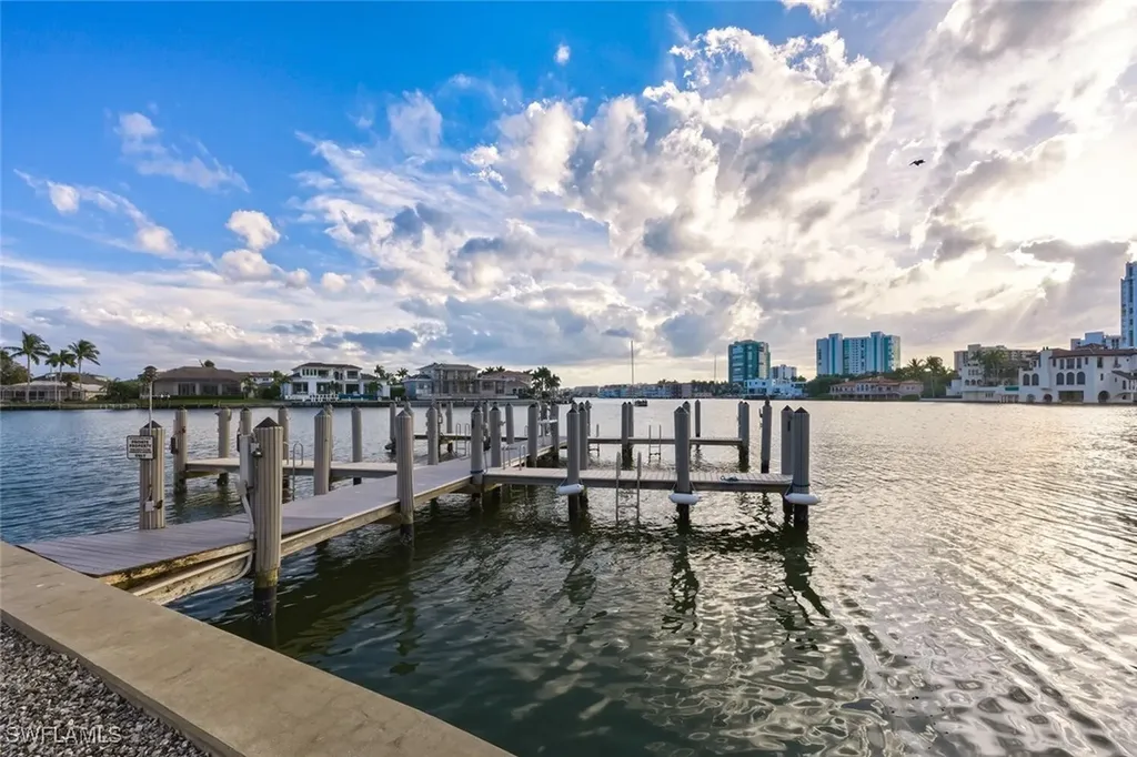 250 Park Shore Drive E Naples FL 34103