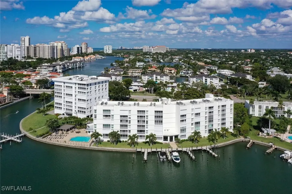 250 Park Shore Drive E Naples FL 34103
