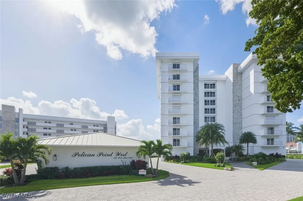 250 Park Shore Drive E Naples FL 34103