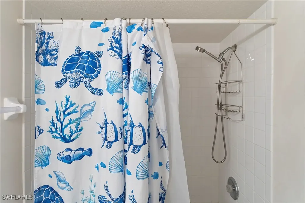 9610 Victoria Lane Naples FL 34109