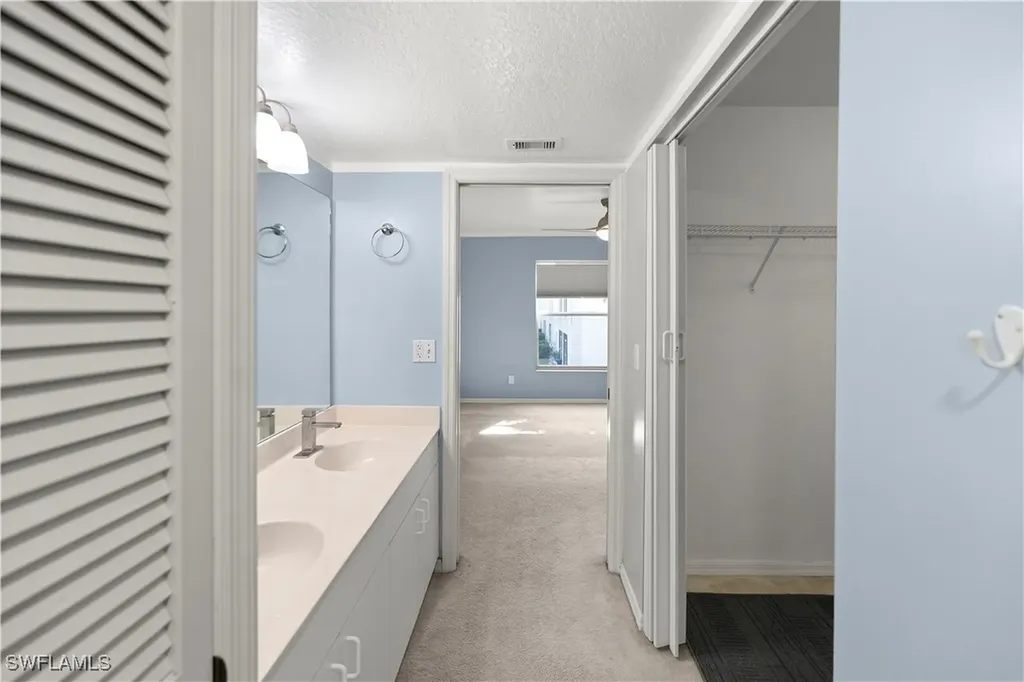 9610 Victoria Lane Naples FL 34109