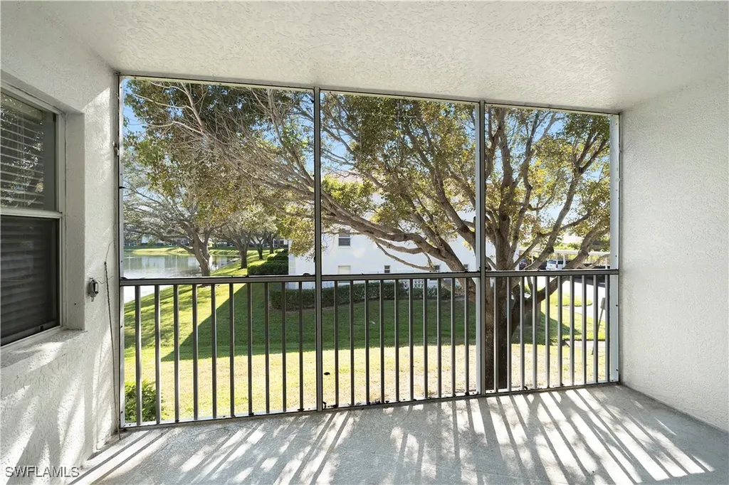 9610 Victoria Lane Naples FL 34109