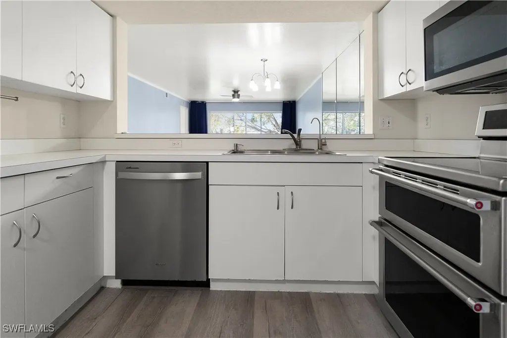 9610 Victoria Lane Naples FL 34109