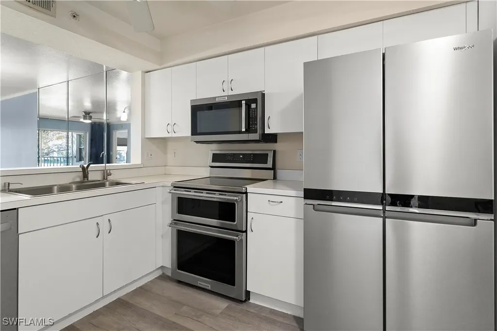 9610 Victoria Lane Naples FL 34109