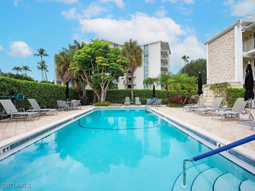 218 Banyan Boulevard Naples FL 34102