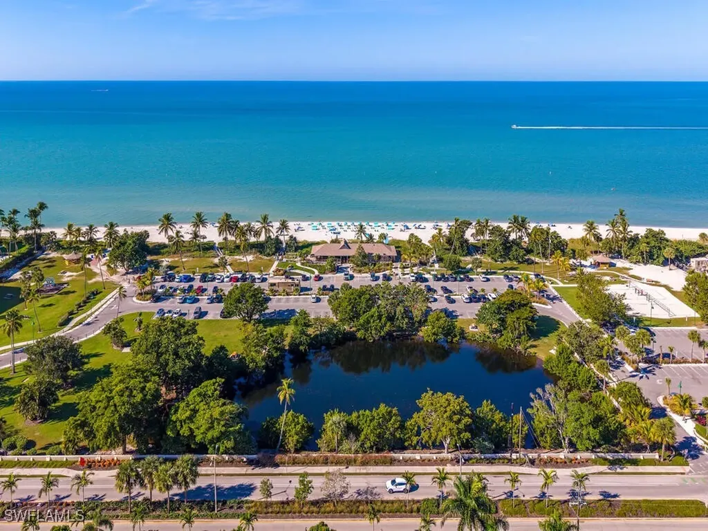 218 Banyan Boulevard Naples FL 34102