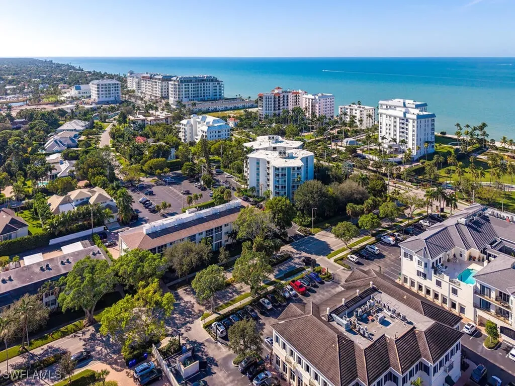 218 Banyan Boulevard Naples FL 34102