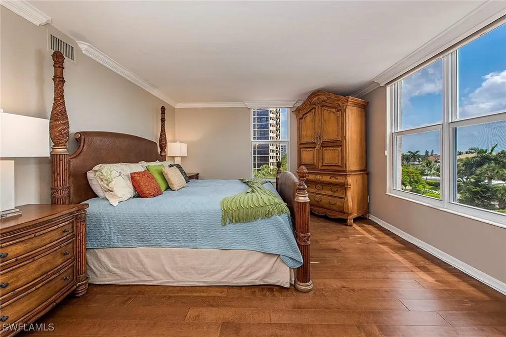10701 Gulf Shore Drive Naples FL 34108