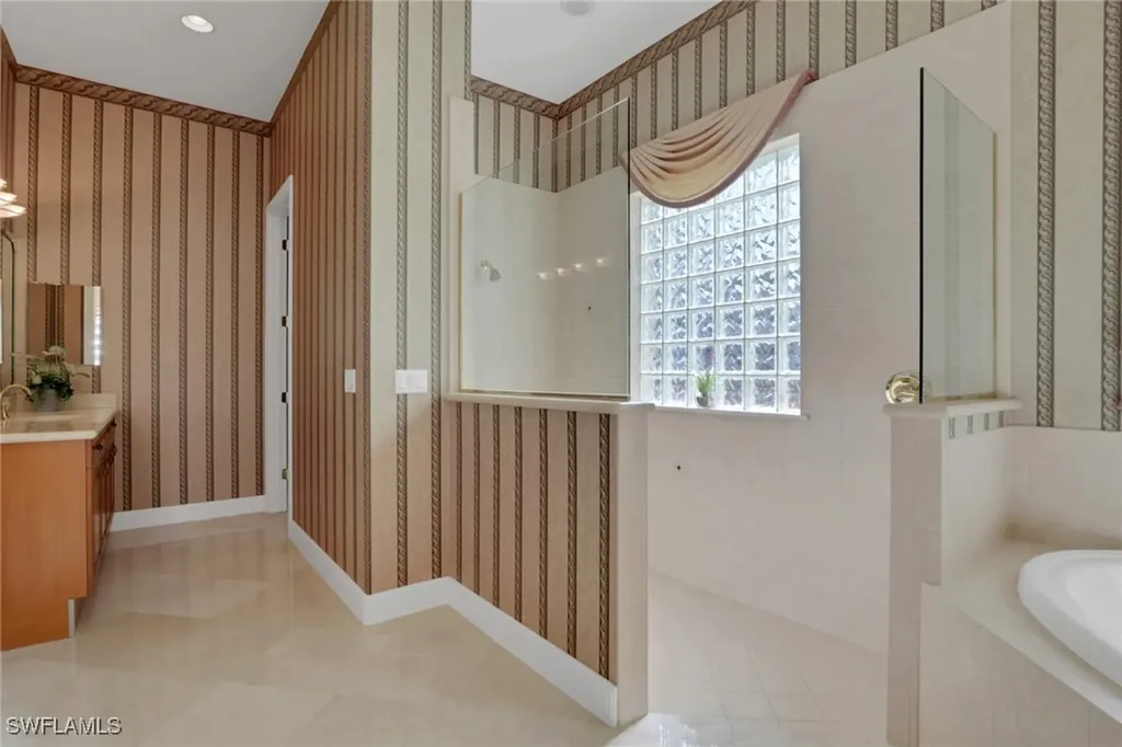 904 Glen Lake Circle Naples FL 34119