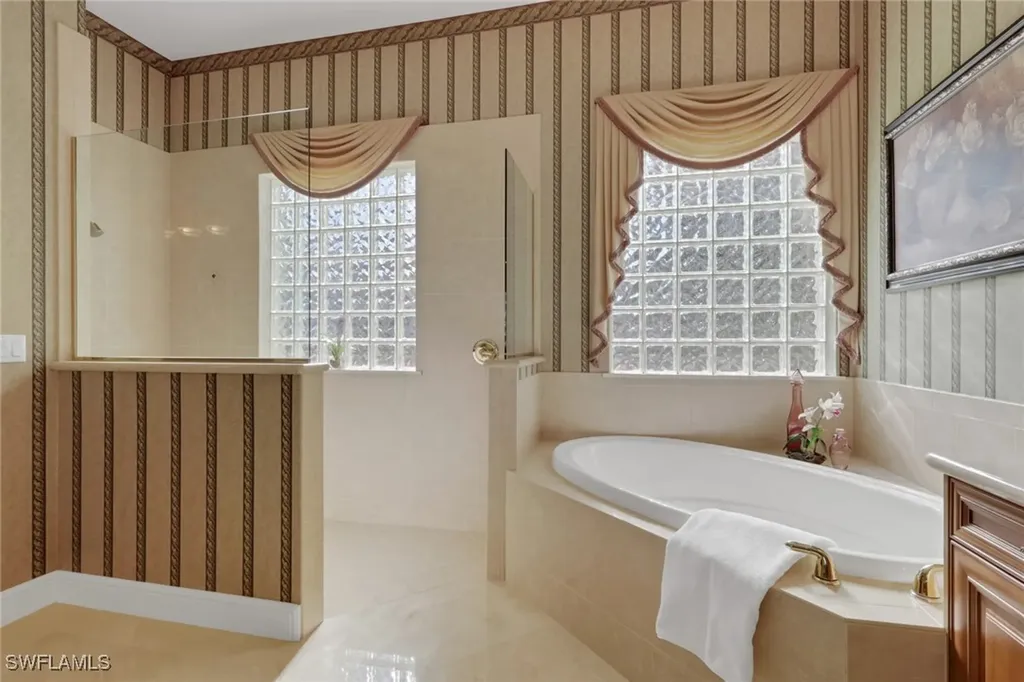 904 Glen Lake Circle Naples FL 34119