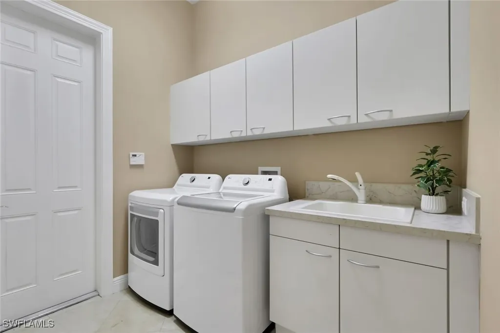 904 Glen Lake Circle Naples FL 34119