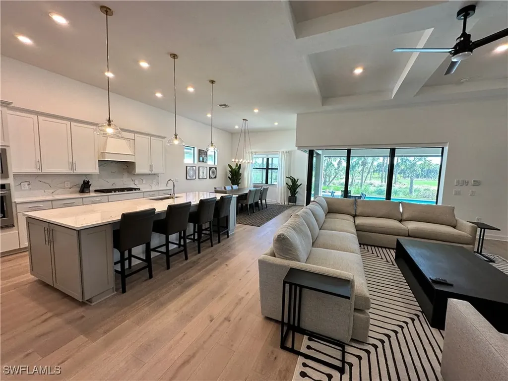 9260 Cormorant Drive Naples FL 34120
