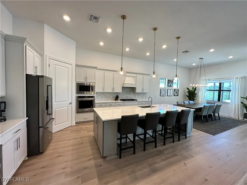 9260 Cormorant Drive Naples FL 34120