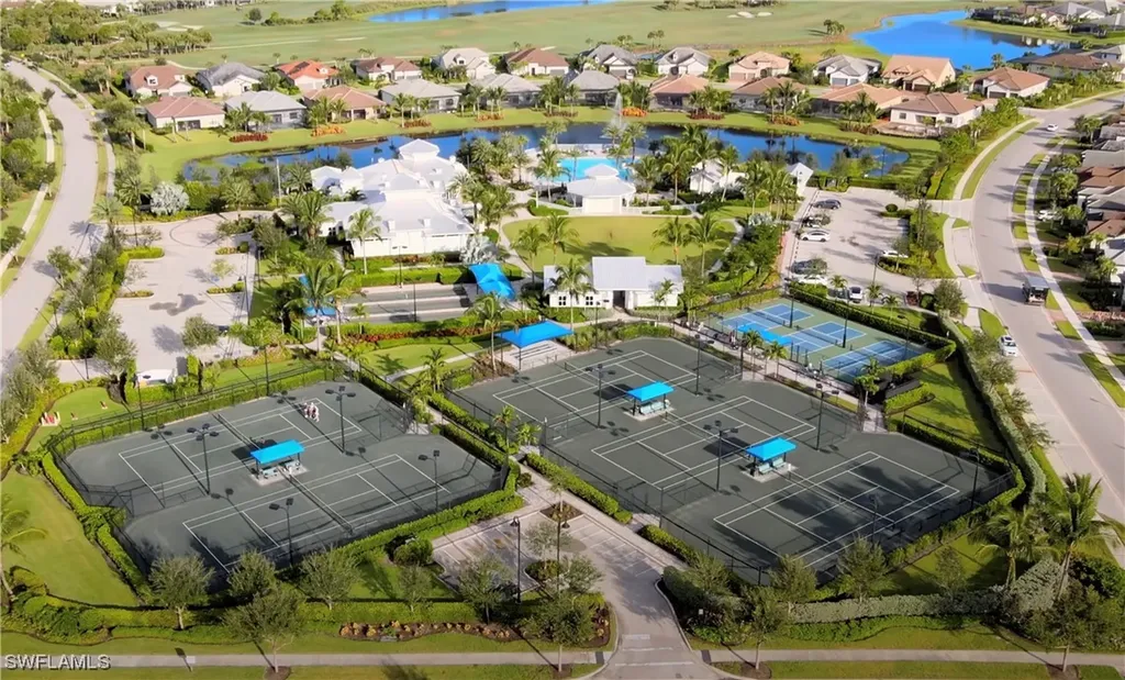 9260 Cormorant Drive Naples FL 34120