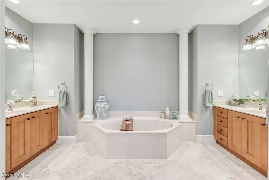 9225 Museo Circle Naples FL 34114